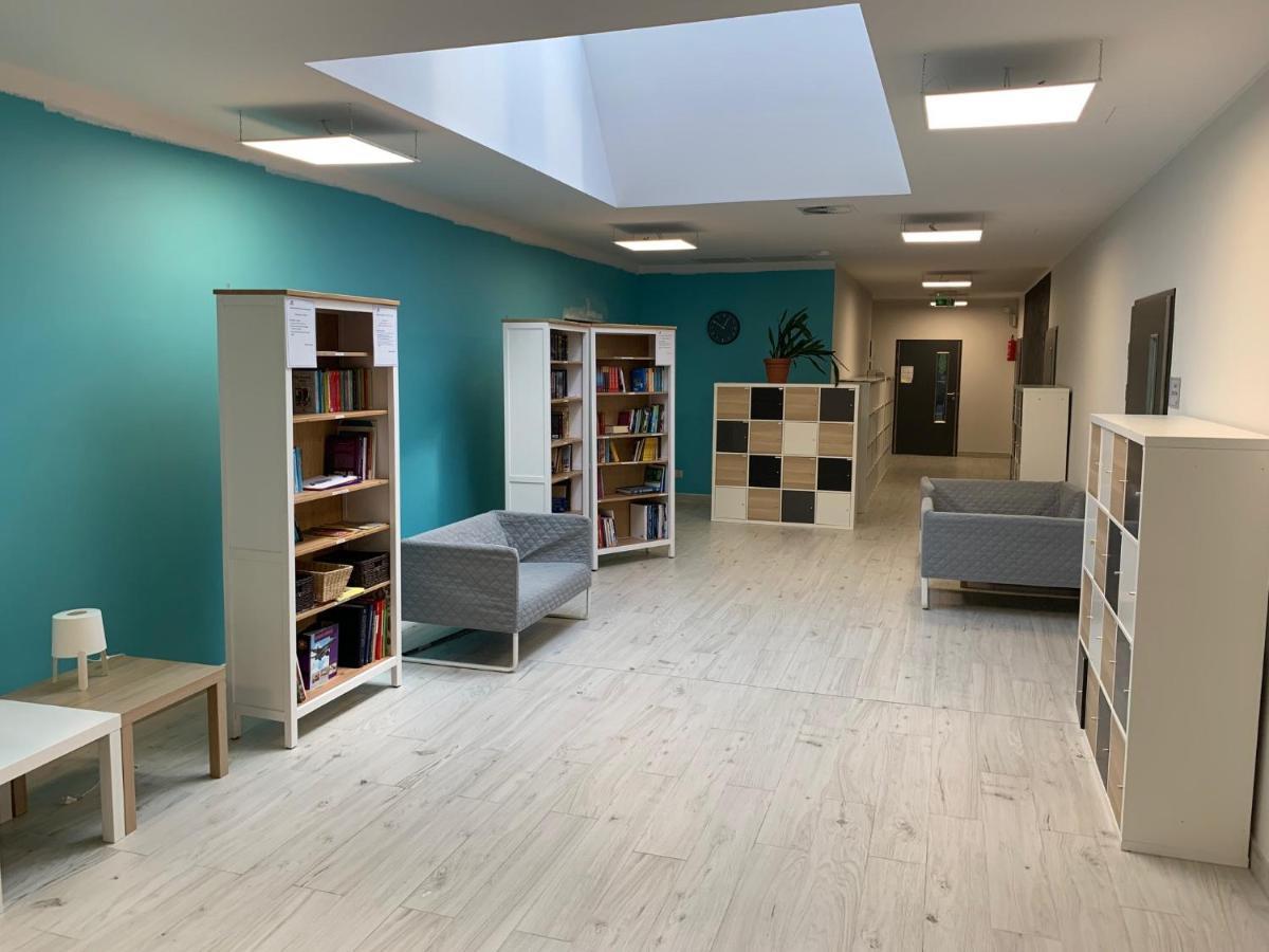 Hostel Montessori Gdansk Bagian luar foto