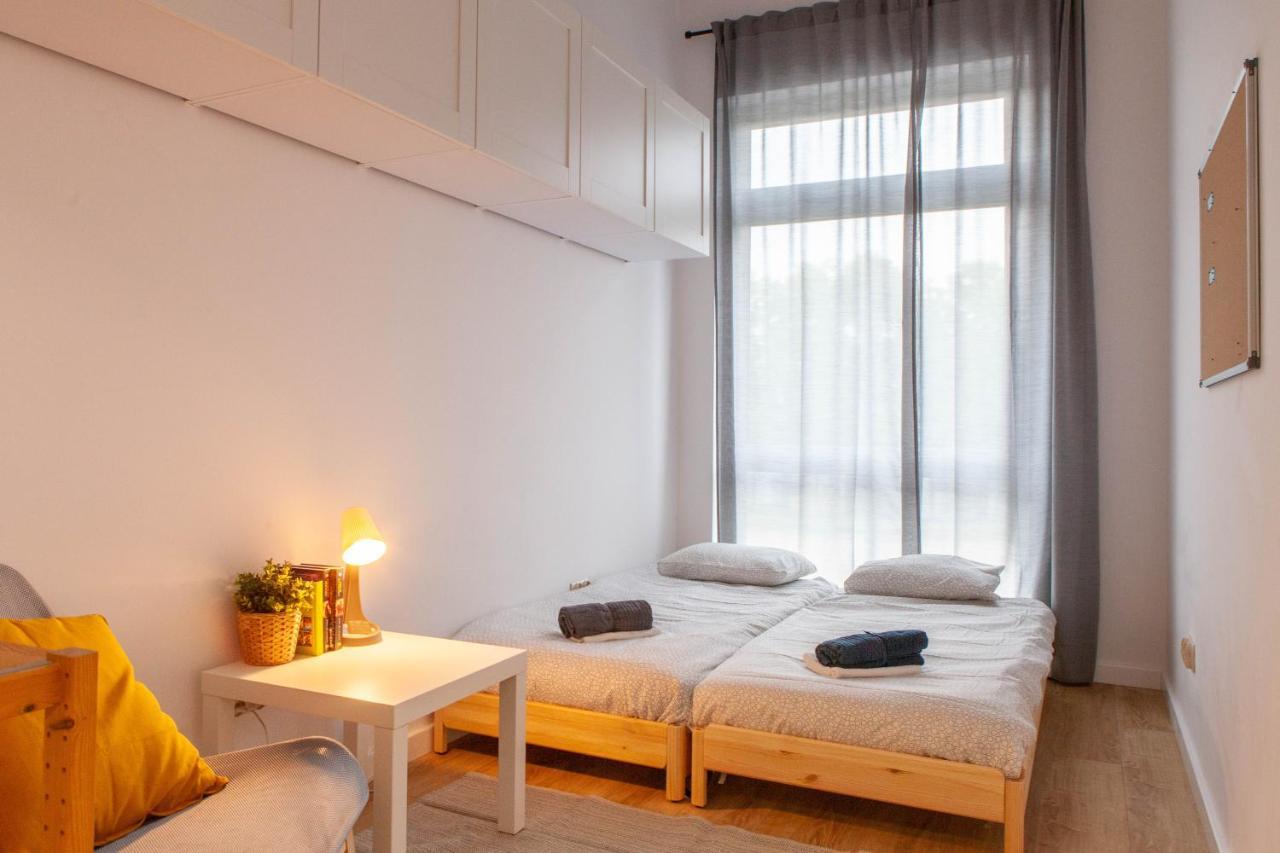 Hostel Montessori Gdansk Bagian luar foto
