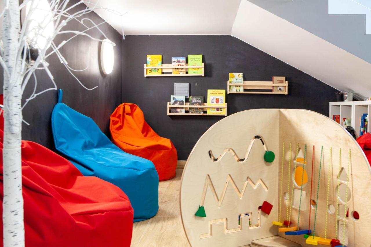 Hostel Montessori Gdansk Bagian luar foto