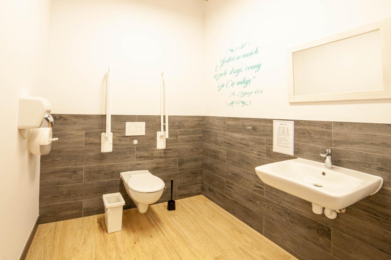 Hostel Montessori Gdansk Bagian luar foto